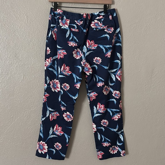 Lands' End Women's Blue Floral Mid Rise Straight Leg Chino Crop Pants Capri SZ 8 - Picture 7 of 8